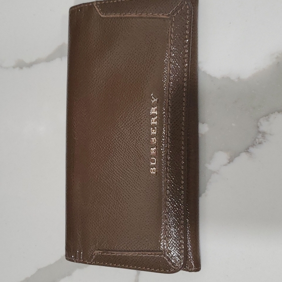 Authentic Burberry tote and wallet - Picture 2 of 11